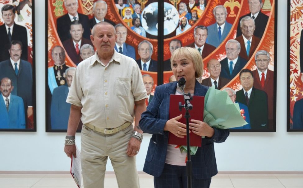 В Чебоксарах открылась выставка народного художника Чувашии Анатолия Силова