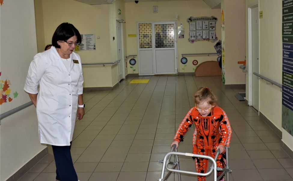 В чебоксарском реабилитационном центре дети занимаются в космическом костюме