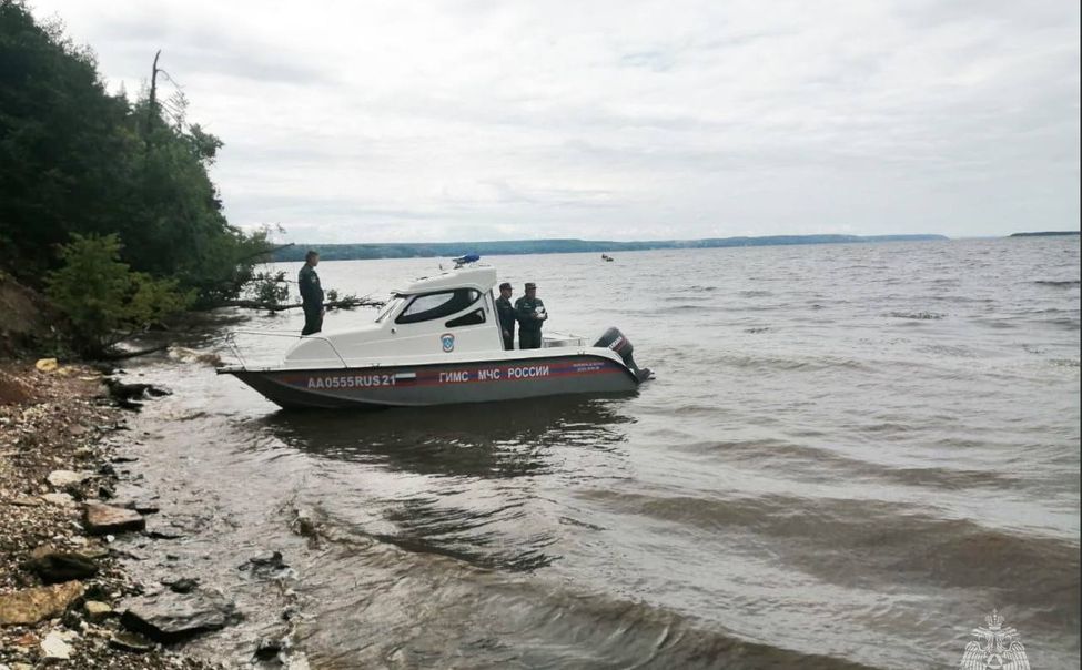 В Чувашии обнаружили тело мальчика с затонувшего на Волге катера