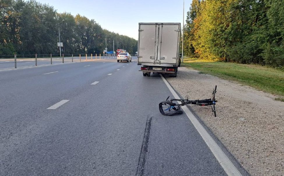 Автоновости чувашии и чебоксары сегодня. Светофор для машин. Автоновости чувашии и чебоксары сегодня. Автомобиль на трассе. Автомобиль на трассе.