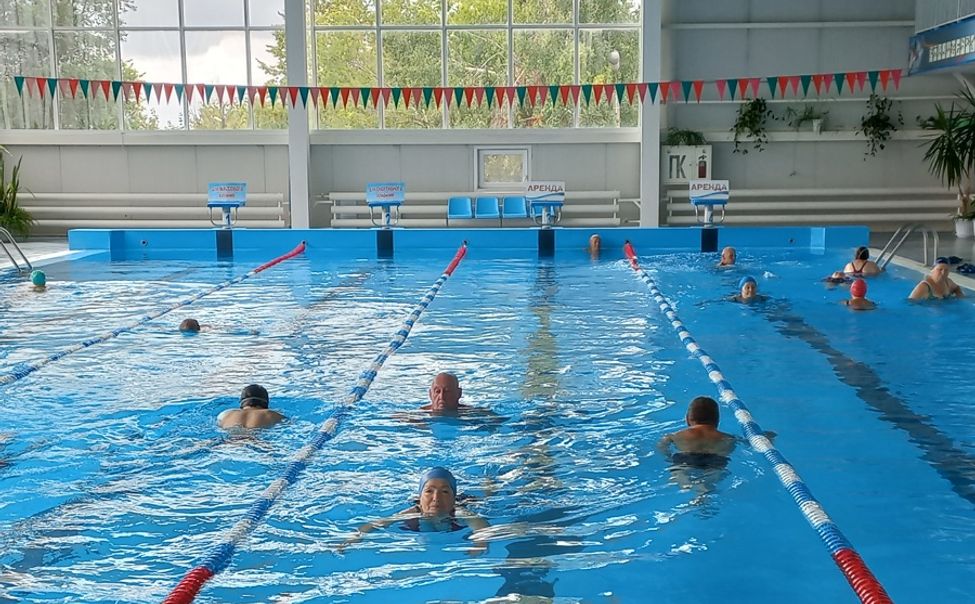 В Чувашии проходят занятия по плаванию для пожилых людей