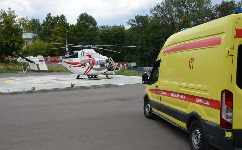 Вертолет санавиации доставил в Чебоксары двоих мотоциклистов, пострадавших в ДТП 