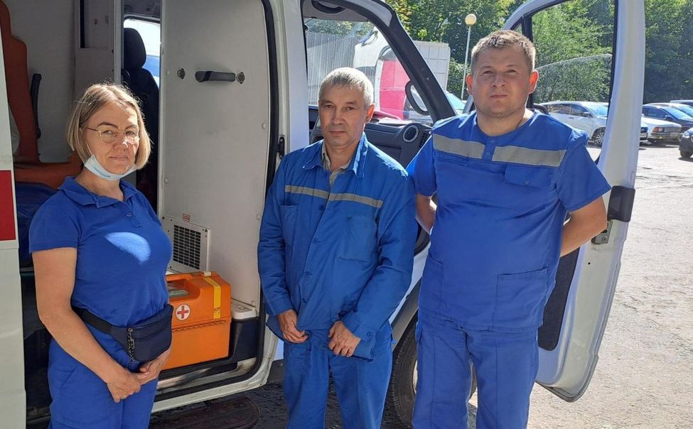 В Чебоксарах бригада скорой помощи спасла дачницу с острым панкреатитом