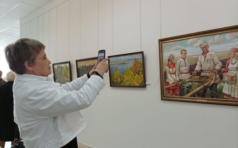 В Чебоксарах открылась выставка к 30-летнему юбилею Союза художников Чувашии