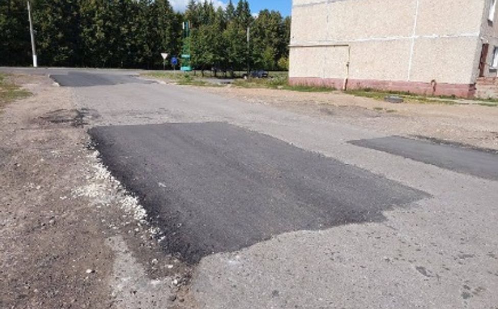 В Мариинском Посаде по требованию прокуратуры отремонтировали местную дорогу
