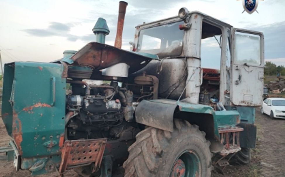 В Яльчикском округе тракторист попал под колеса своего трактора