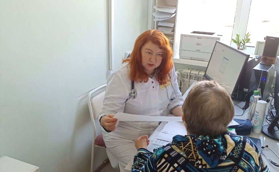 Мобильная бригада врачей проконсультировала пациентов в Шумерле