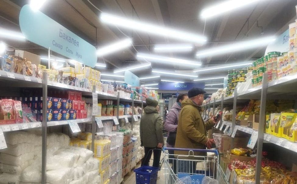 В чебоксарских магазинах снизились цены на колбасу и макароны