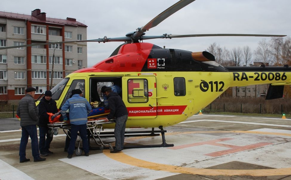 В Чебоксары вертолетом санавиации доставили пациентов с ожогами и инфарктом