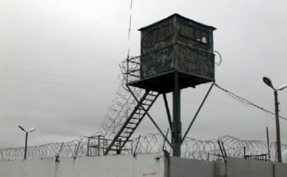 В Новочебоксарске за получение взятки осудили бывшего сотрудника колонии