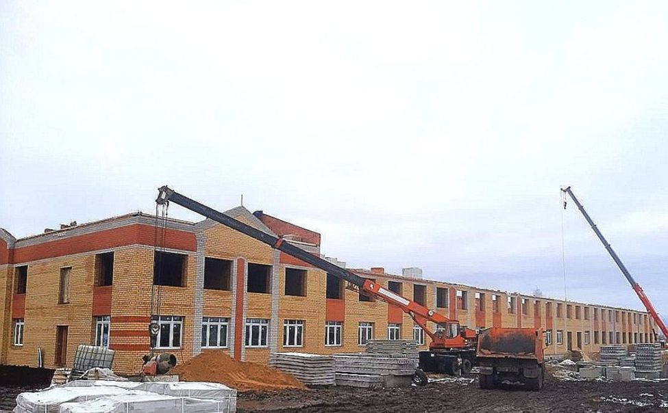 Строительство школы в Янгличах  завершено на 35%