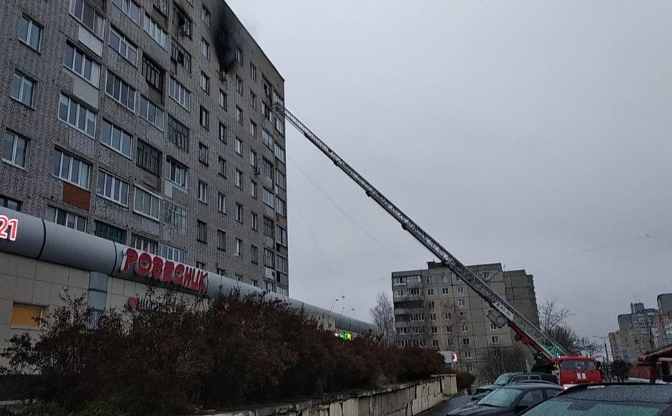 При пожаре в чебоксарской многоэтажке погиб 1 человек