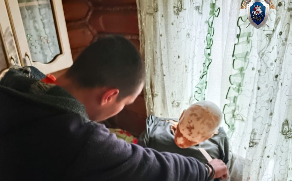 Житель Урмарского района зарезал пожилого односельчанина и украл деньги с карты