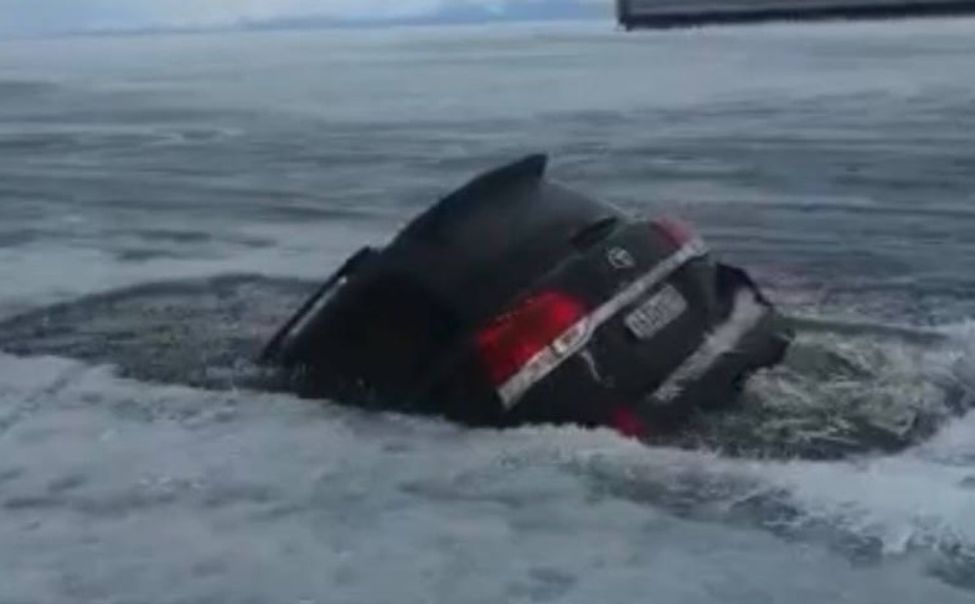 Спасатели Чувашии напомнили об опасности и ответственности за несанкционированный выезд на лед