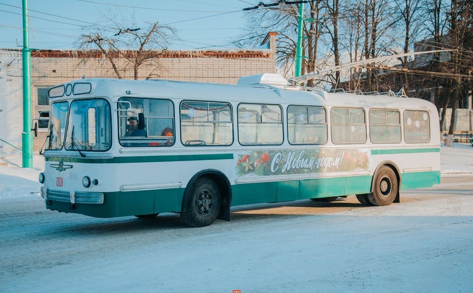 В канун Нового года на улицы Чебоксар выйдет ретро-троллейбус с Дедом Морозом