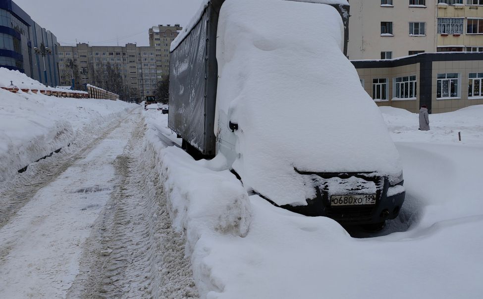 В Чебоксарах ищут владельцев автомобилей, препятствующих уборке снега