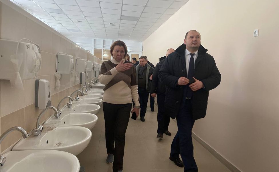 Чебоксарский мэр показал степень готовности школы в "Садовом"