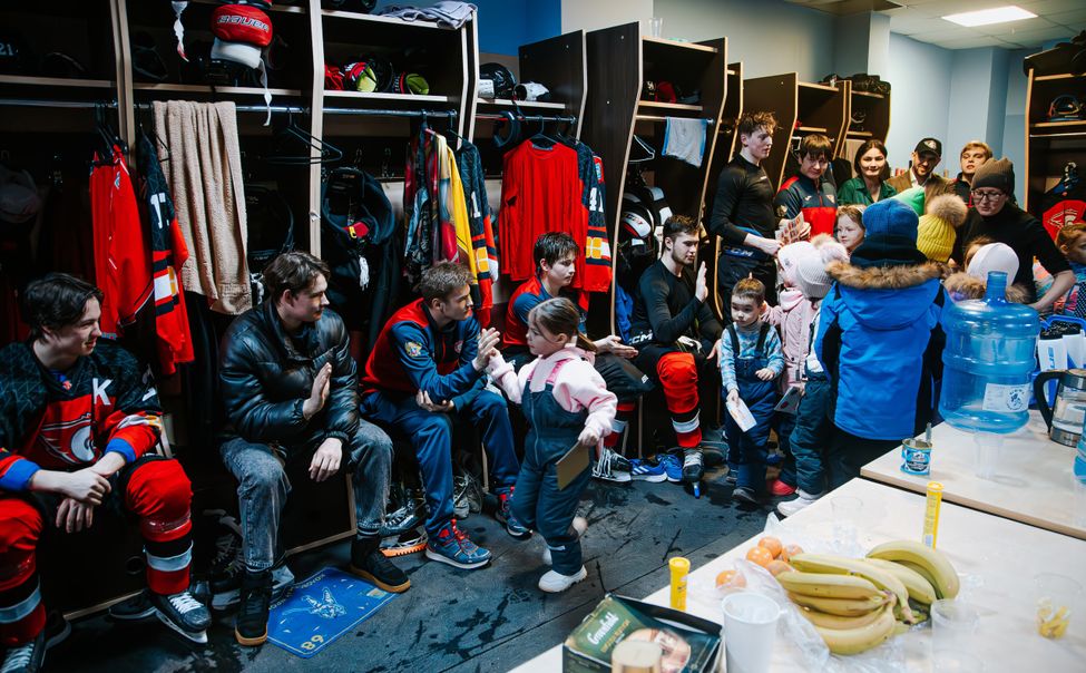Хоккеистов новочебоксарского "Сокола" приходят поддержать юные болельщики