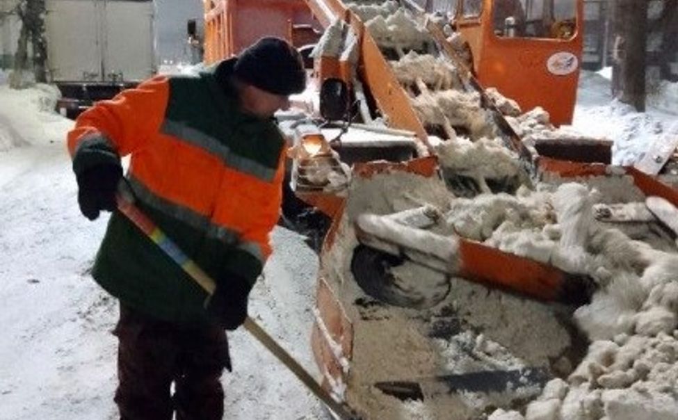 Чебоксарские дорожники установили собственный рекорд по вывозу снега
