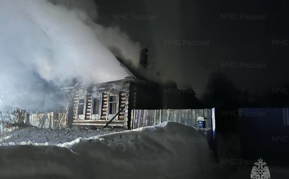 75-летнего жителя Чебоксар госпитализировали после пожара в его квартире 