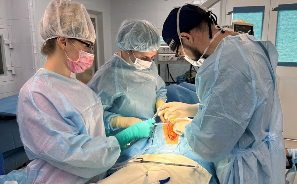 В Чувашии хирурги онкодиспансера удалили огромную опухоль с зубами и волосами