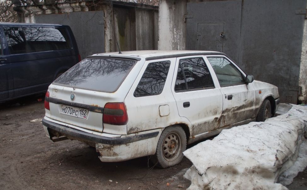 В Чебоксарах ищут владельцев брошенных машин