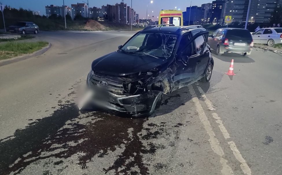 В чебоксарском мкр "Солнечный" по вине пьяного водителя произошло ДТП с пострадавшими