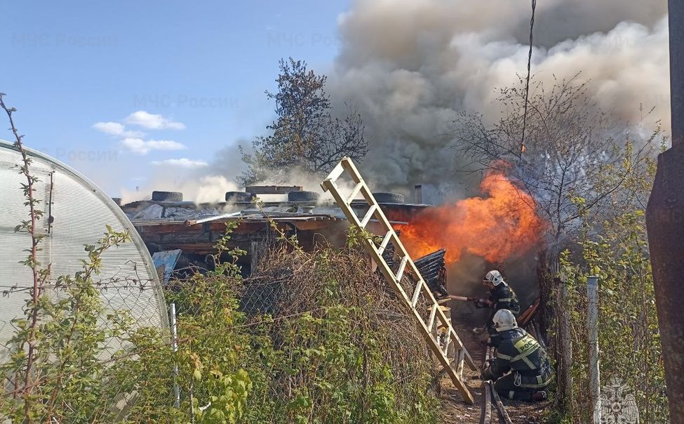 За сутки в Чувашии ликвидировали 15 пожаров. 1 человек погиб