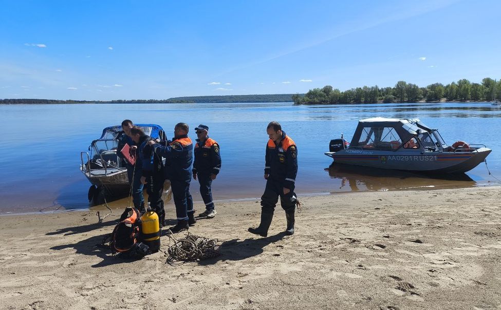  К началу купального сезона водолазы обследовали акваторию Новочебоксарского пляжа