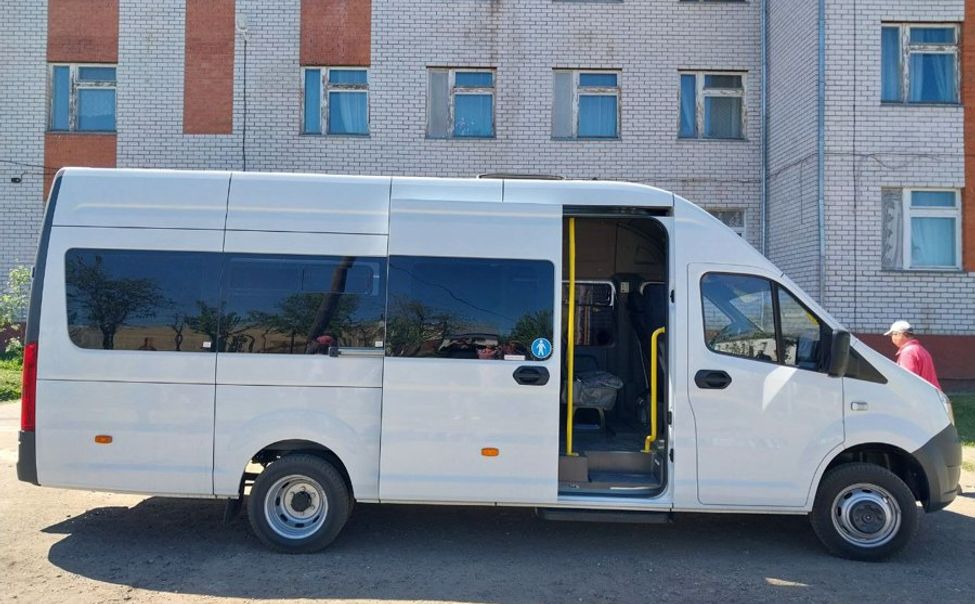 Атратский дом-интернат получил в подарок новый автобус  
