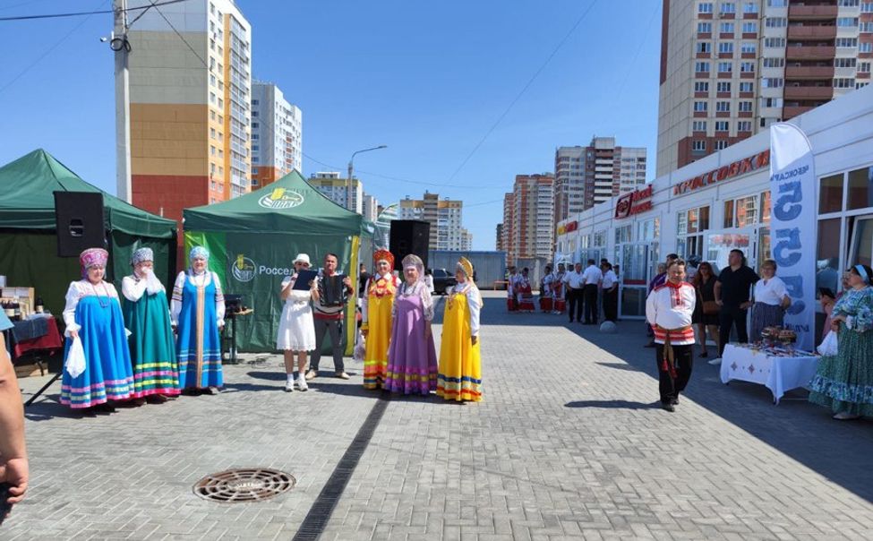 В чебоксарском мкр "Солнечный" открылась фермерская ярмарка