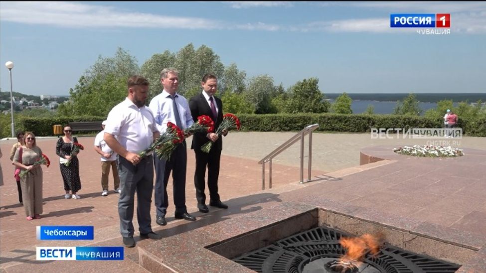 В День России в Чебоксарах почтили память защитников Родины