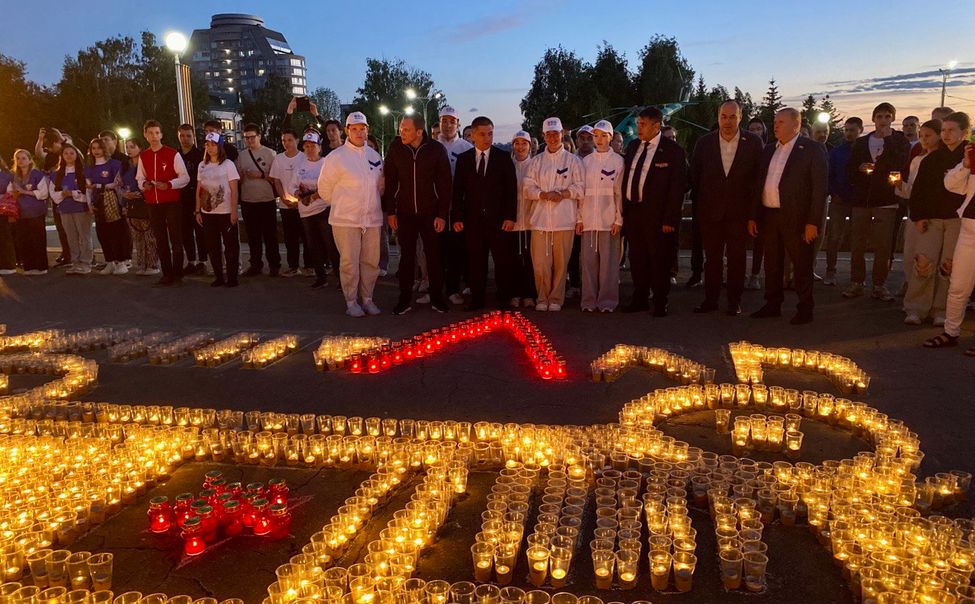 В Чебоксарах выложили "Катюшу" из 5 тысяч свечей

