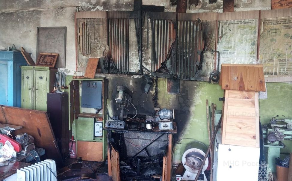 В чувашской деревне загорелась школа