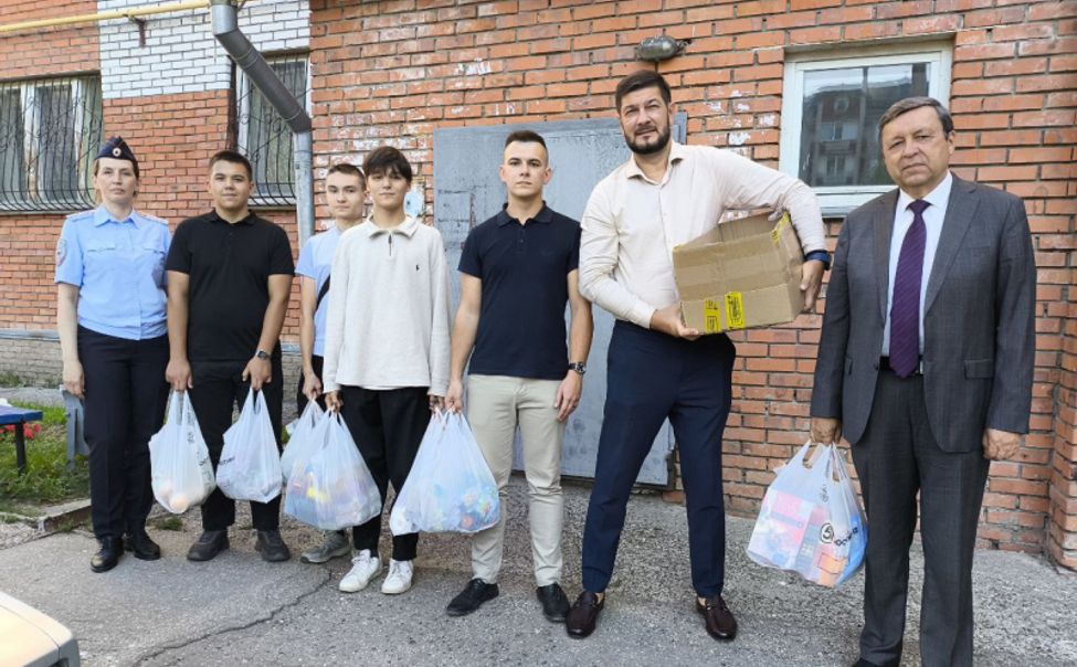 Полицейские посетили многодетную семью из Новочебоксарска