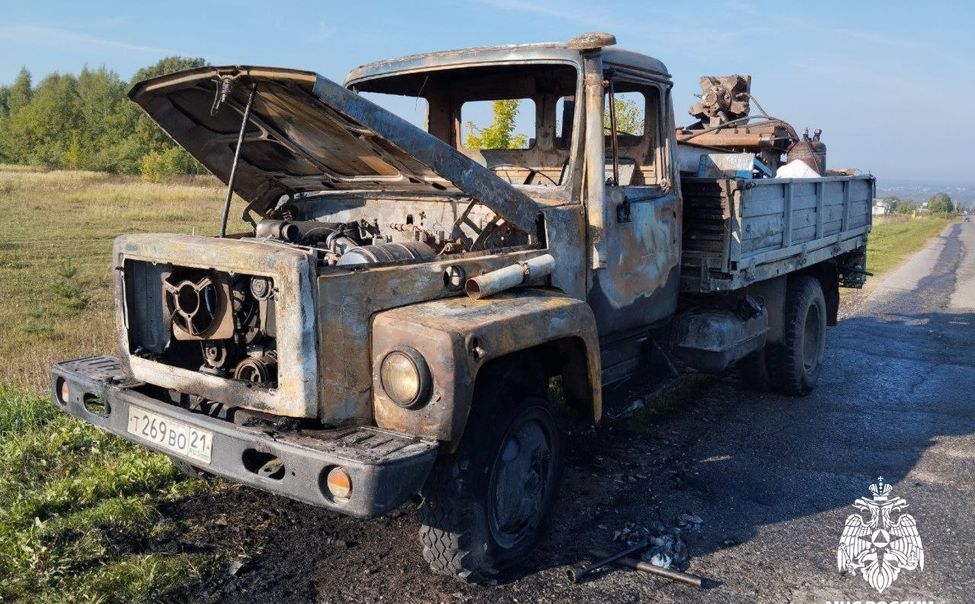 В Мариинском Посаде на ходу загорелся грузовик