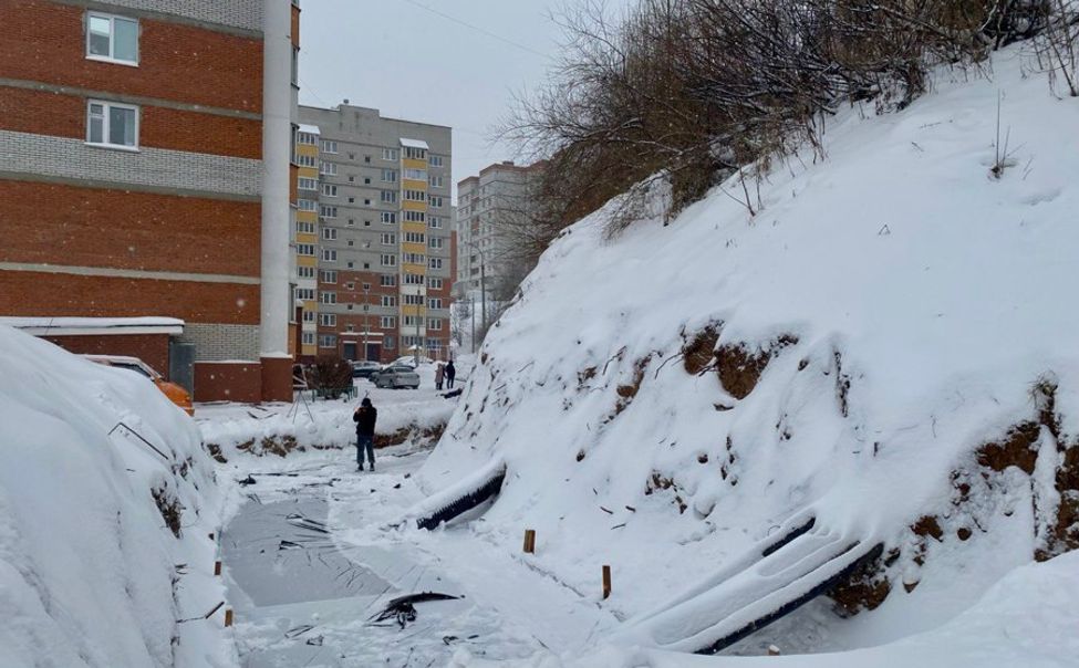 В Чебоксарах проводят капремонт подпорной стенки