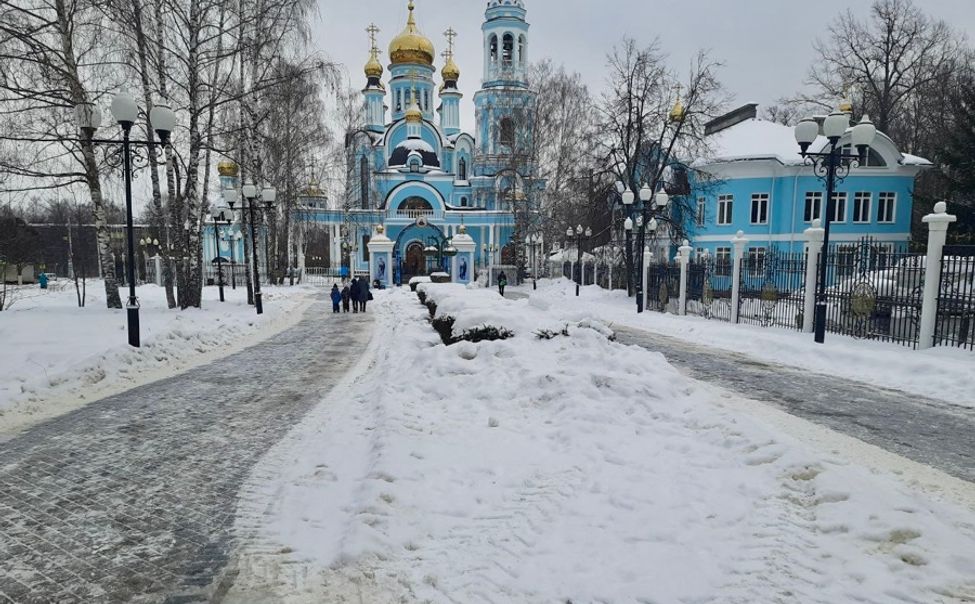 Владимир Доброхотов проверил, как идет подготовка города к празднику Рождества Христова