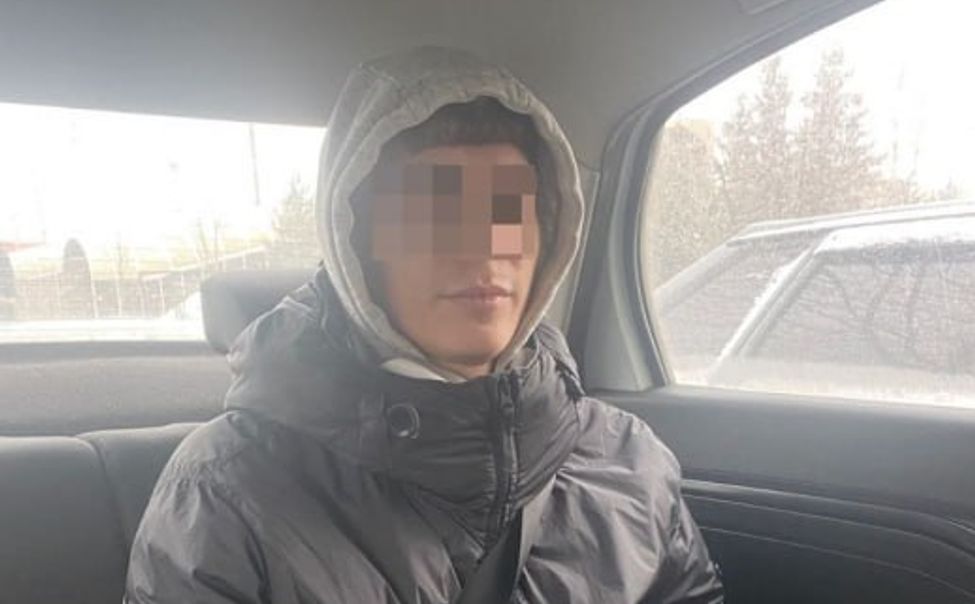 В Чебоксарах мужчина украл куртку за 100 тысяч рублей из пункта выдачи