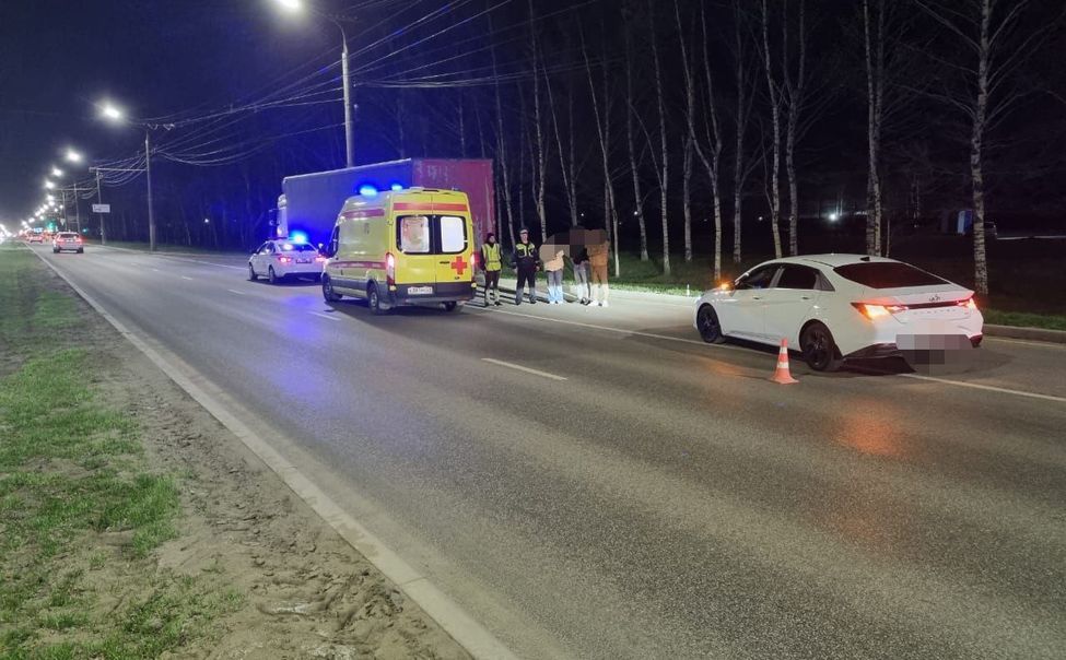 В Чебоксарах женщина попала под колеса авто В Чебоксарах женщина попала под колеса авто