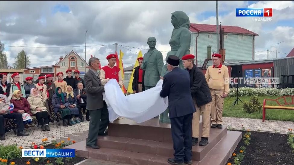 В Батыревском округе открыли памятник Детям войны В Батыревском округе открыли памятник Детям войны