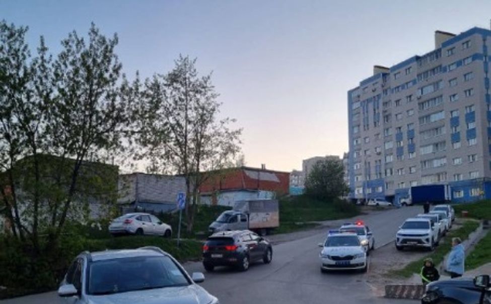 В Чебоксарах под колеса автомобиля попал школьник В Чебоксарах под колеса автомобиля попал школьник