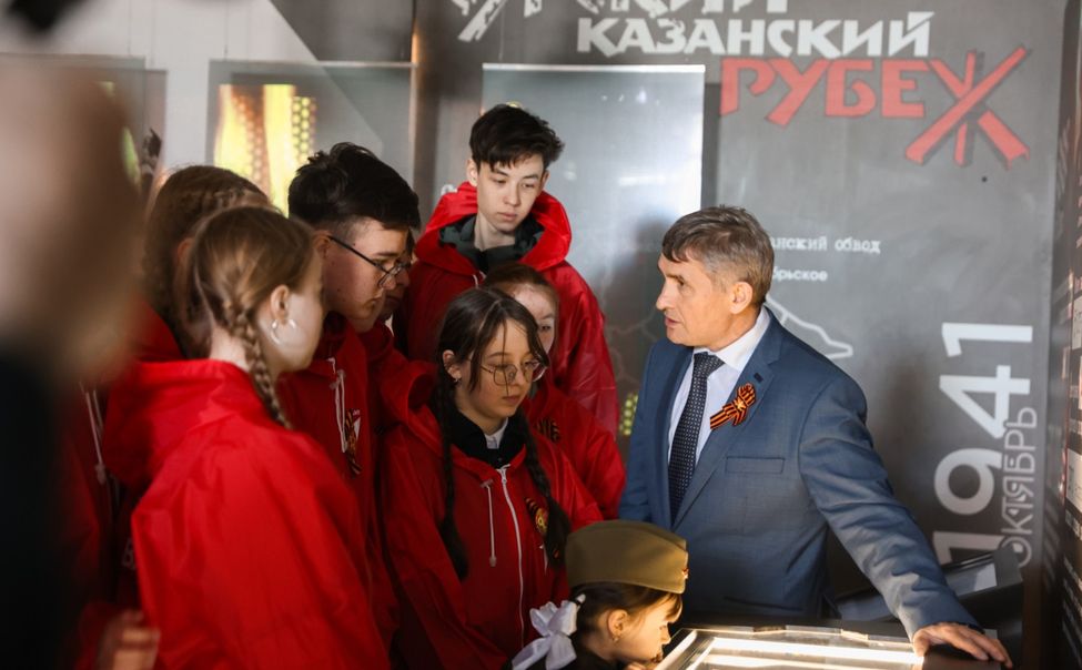 Олег Николаев познакомил школьников Чувашии с историей строительства Сурского рубежа Олег Николаев познакомил школьников Чувашии с историей строительства Сурского рубежа