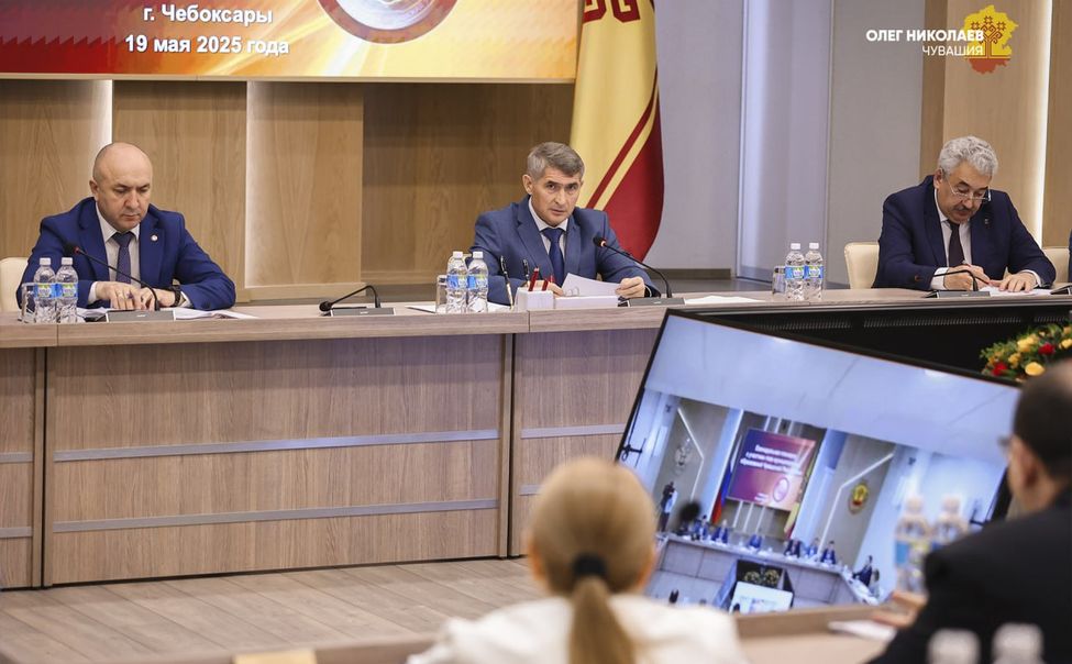 Олег Николаев раскритиковал нерасторопность муниципалитетов при формировании реестра мест накопления ТКО Олег Николаев раскритиковал нерасторопность муниципалитетов при формировании реестра мест накопления ТКО