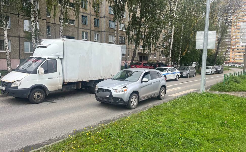 В Чебоксарах 63-летний водитель иномарки сбил пешехода на «зебре». В Чебоксарах 63-летний водитель иномарки сбил пешехода на «зебре».