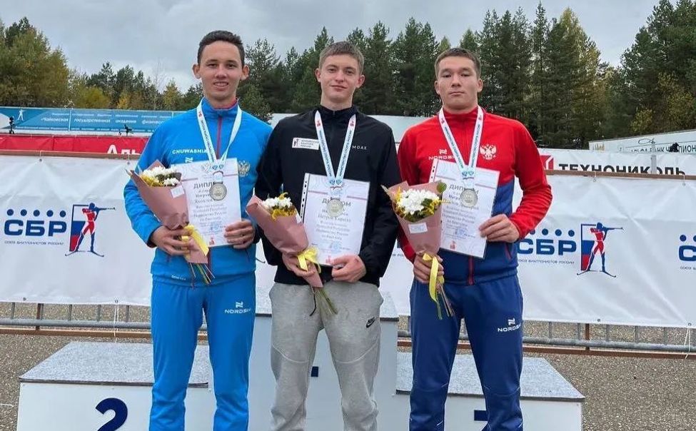 Биатлонисты Чувашии взяли серебро юношеского первенства России