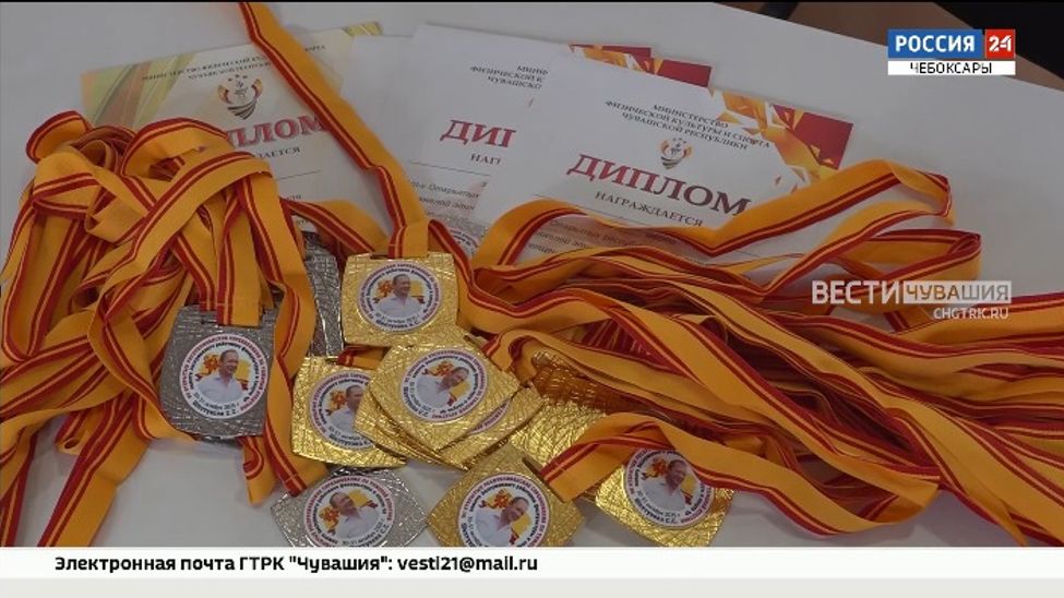 На турнире памяти Сергея Шелтукова тяжелоатлеты Чувашии разыграли 20 комплектов наград