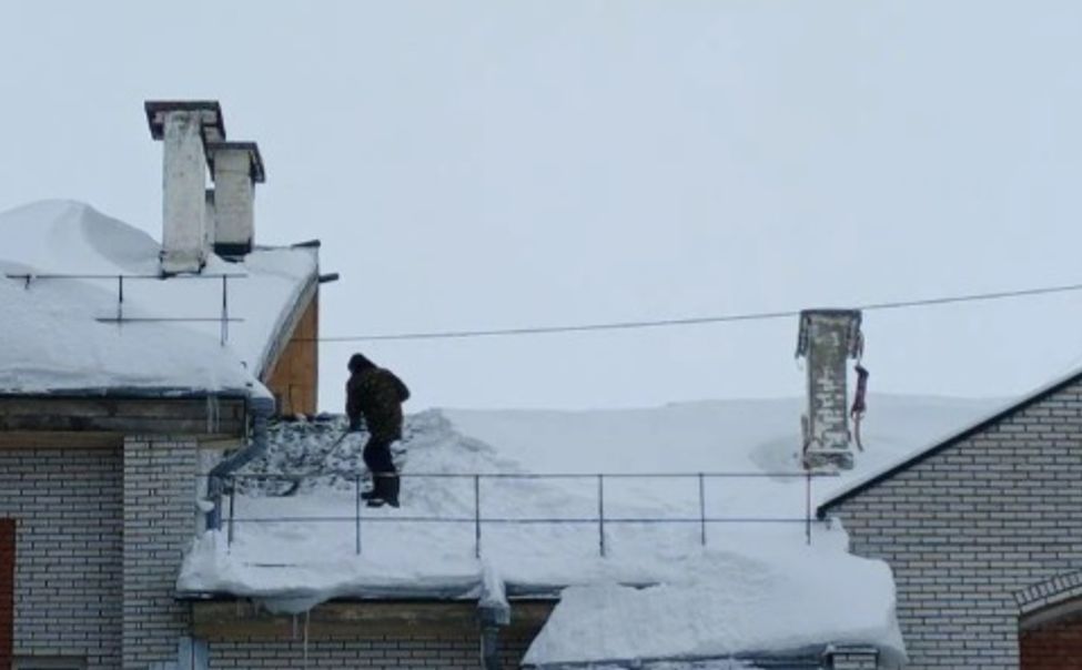 В Новочебоксарске обследуют 99 многоквартирных домов со скатной кровлей